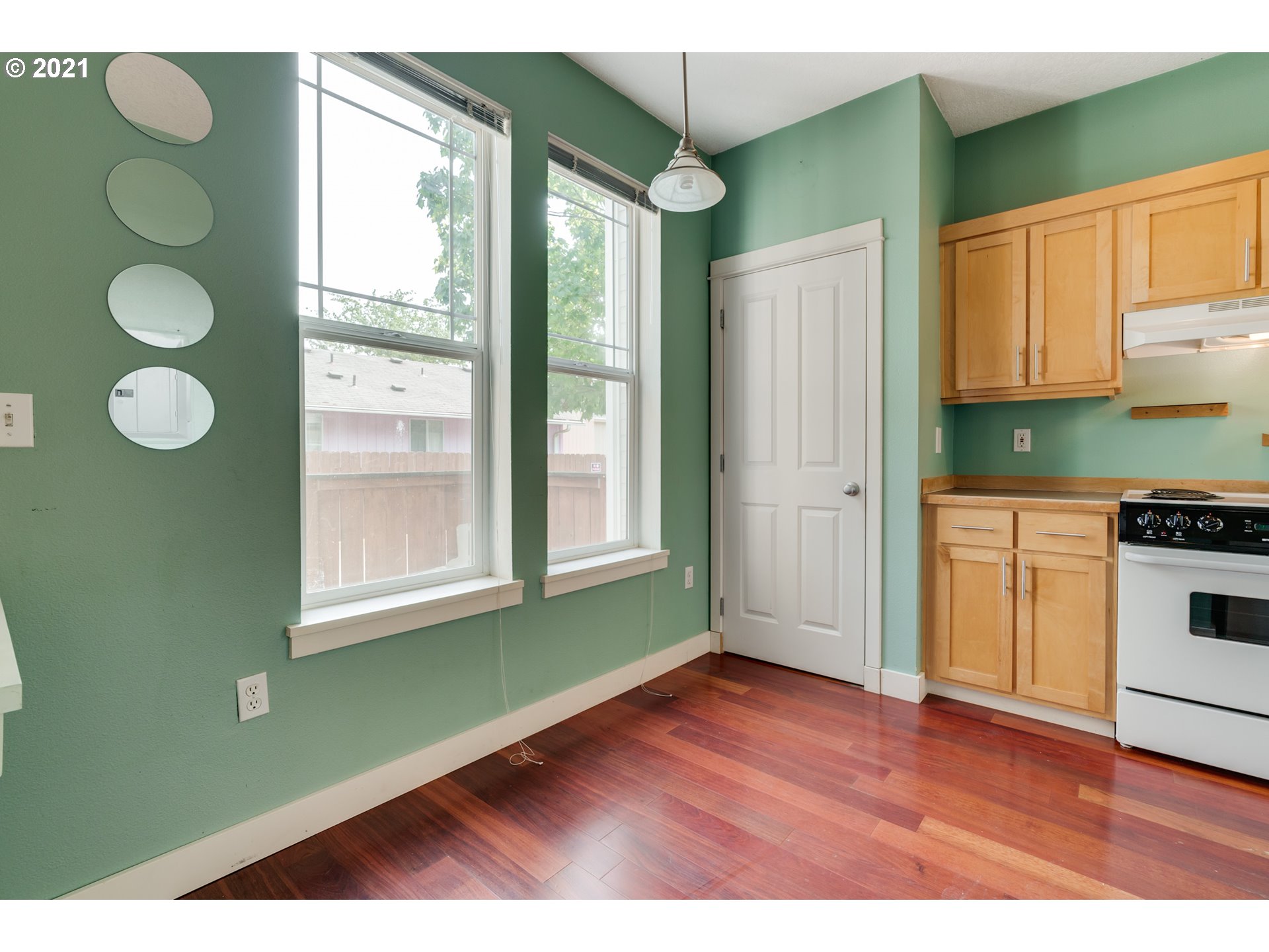 Photo #5: 21161391 Listing 