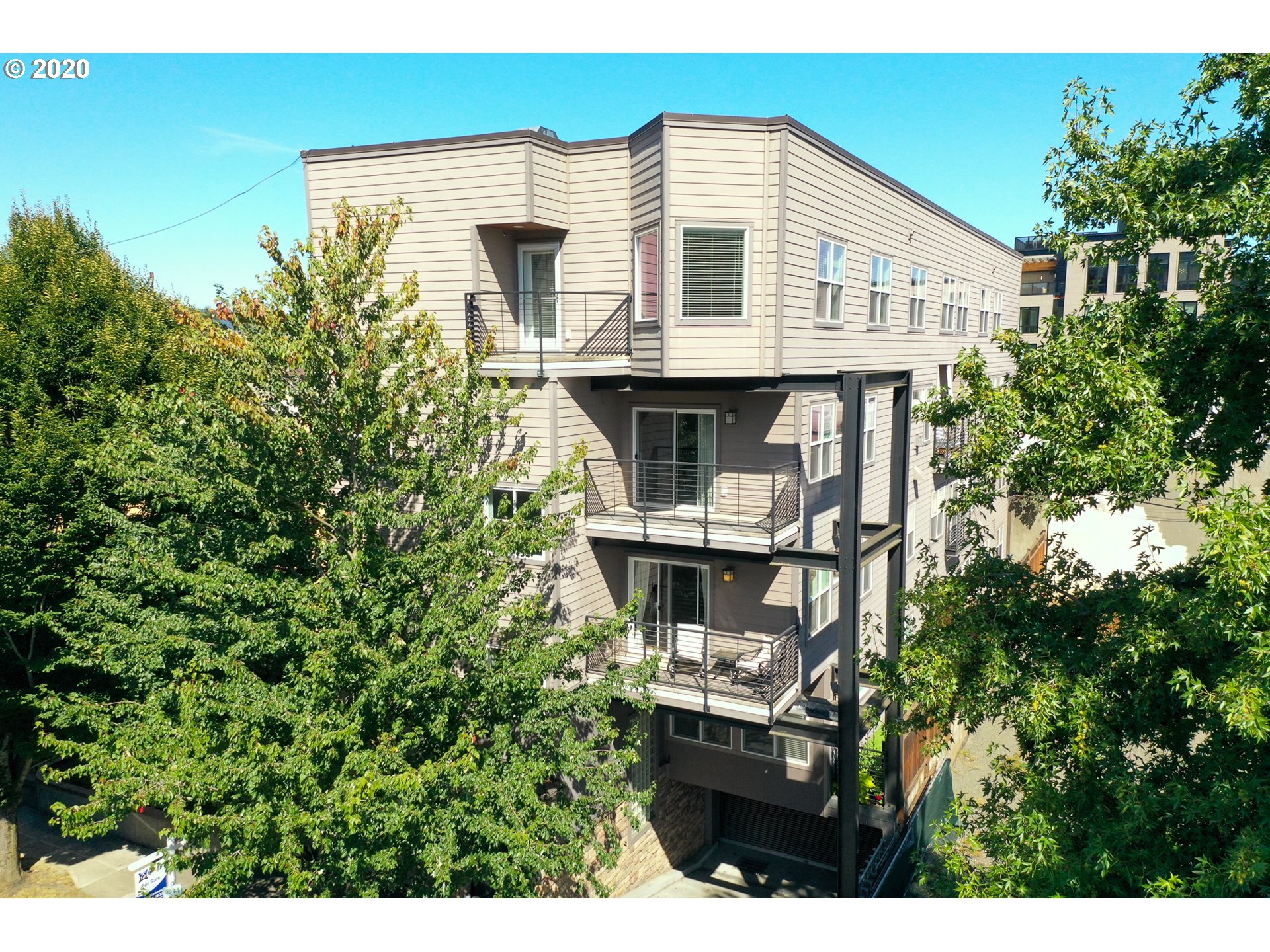 Photo #5: 21163520 Listing 