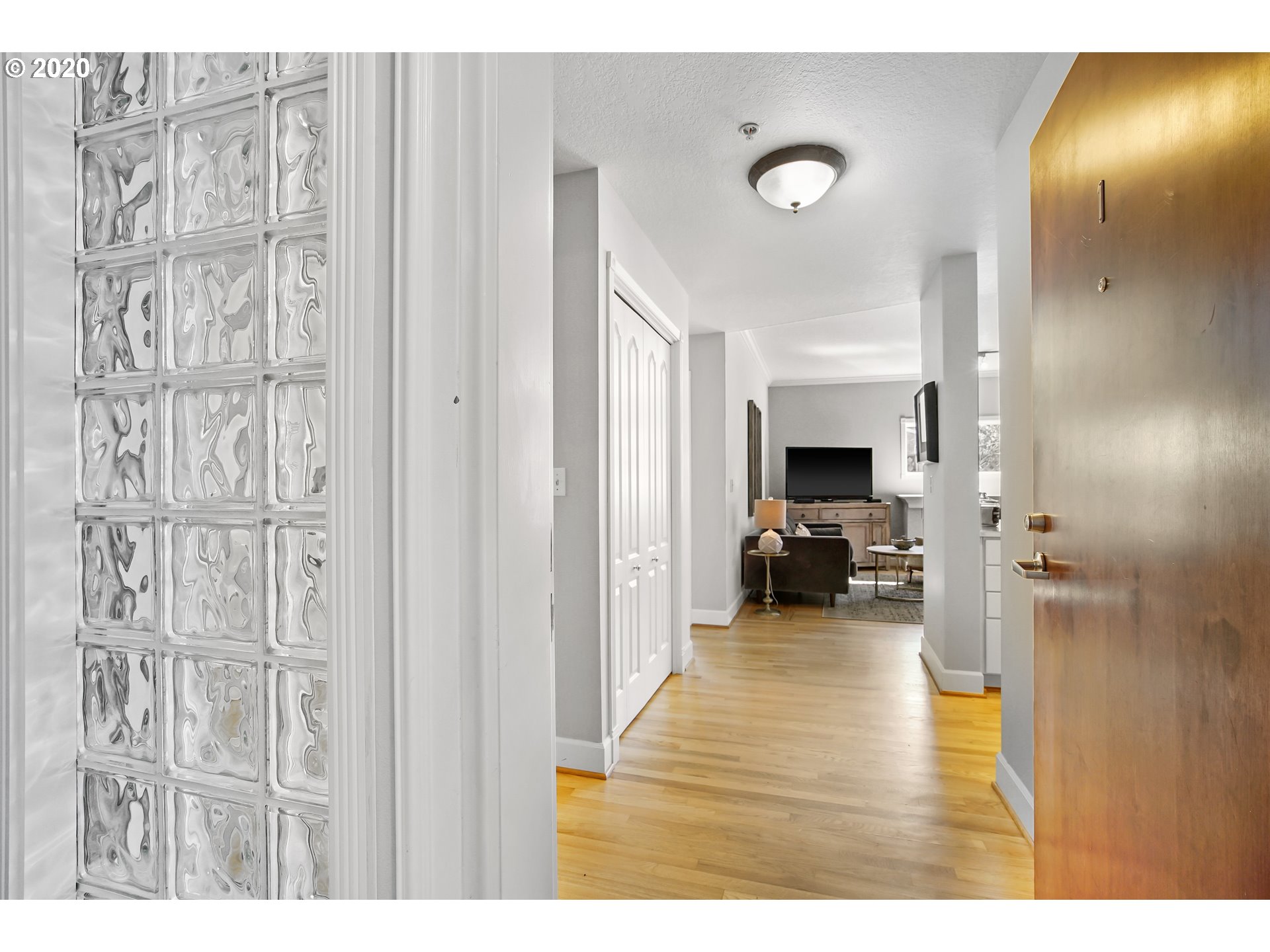Photo #6: 21163520 Listing 
