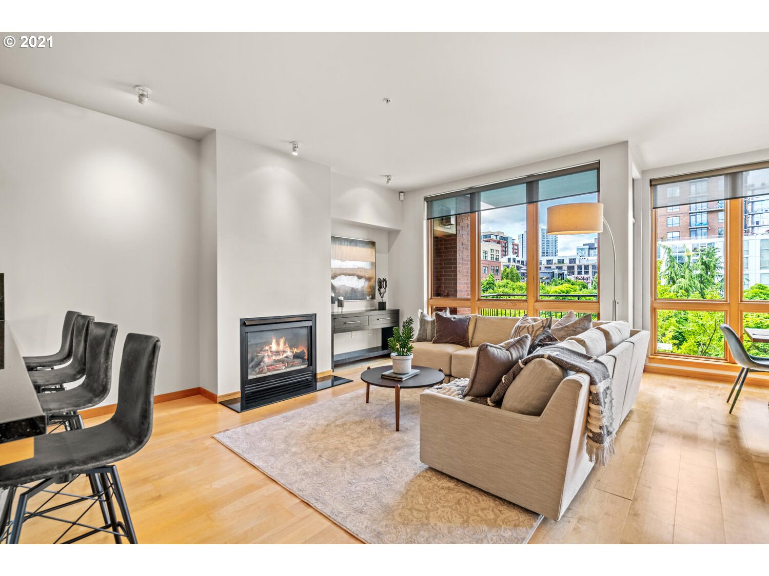 Photo #4: 21163763 Listing 