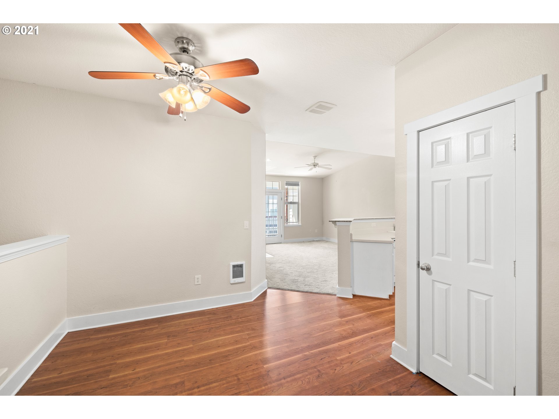 Photo #3: 21164419 Listing 