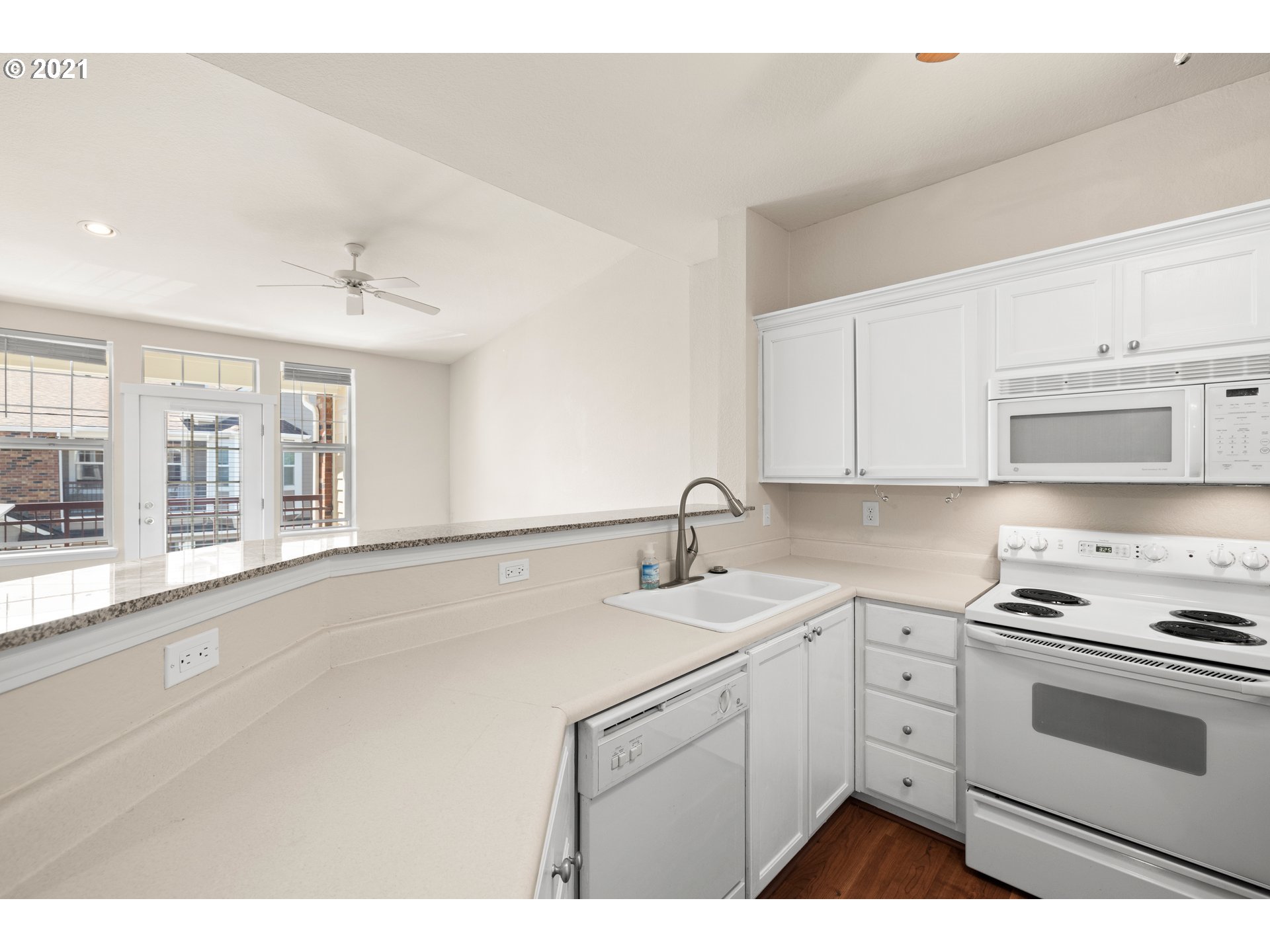 Photo #6: 21164419 Listing 
