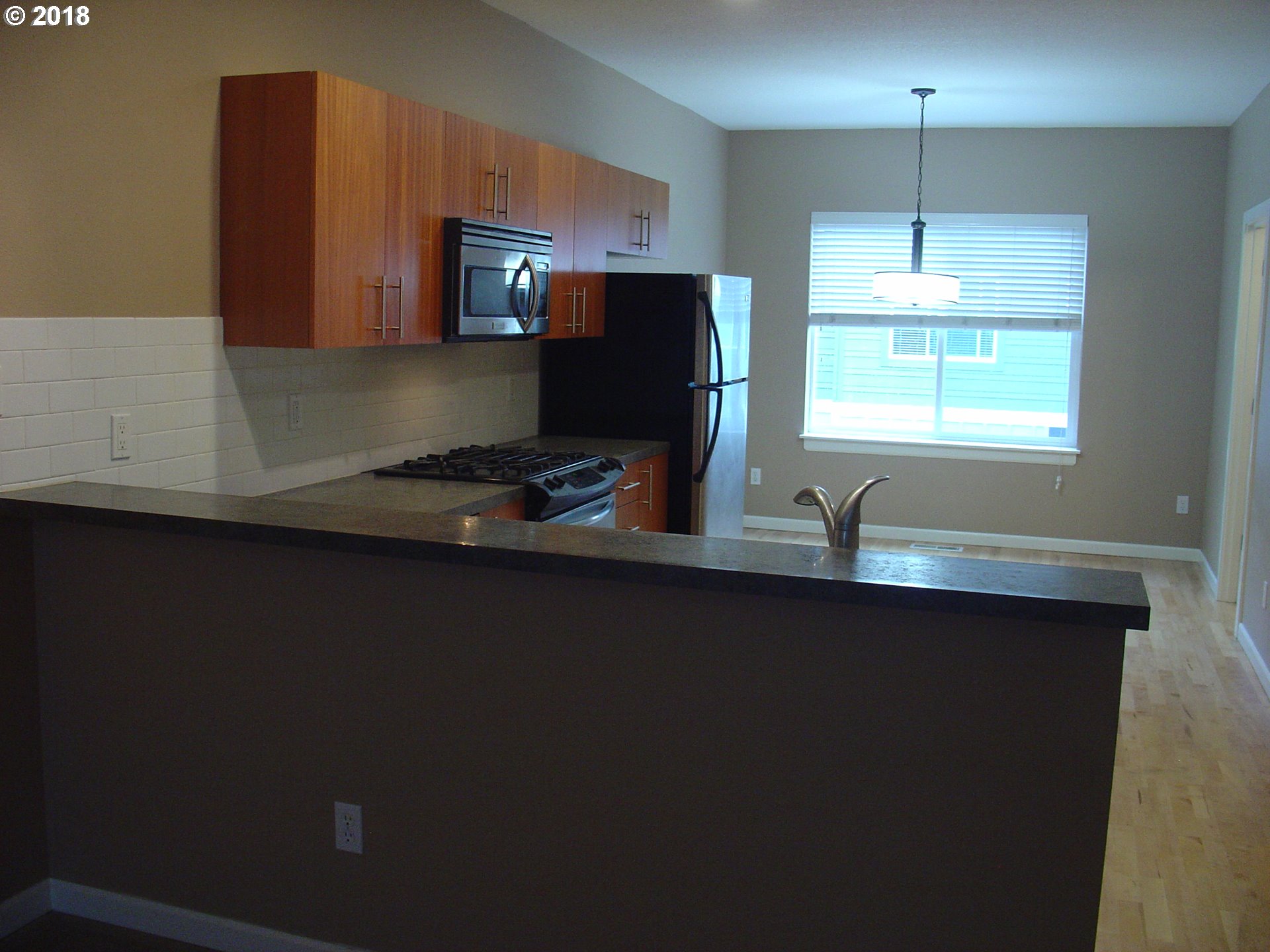 Photo #3: 21168569 Listing 