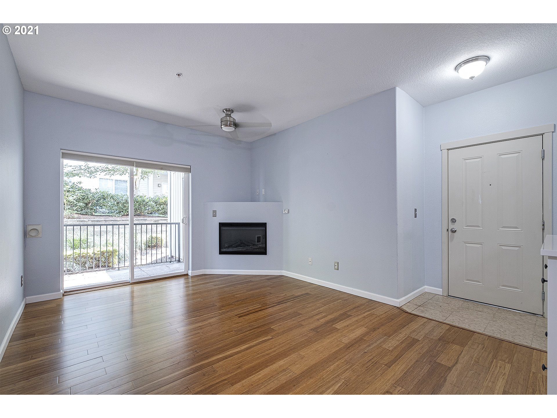 Photo #2: 21176366 Listing 