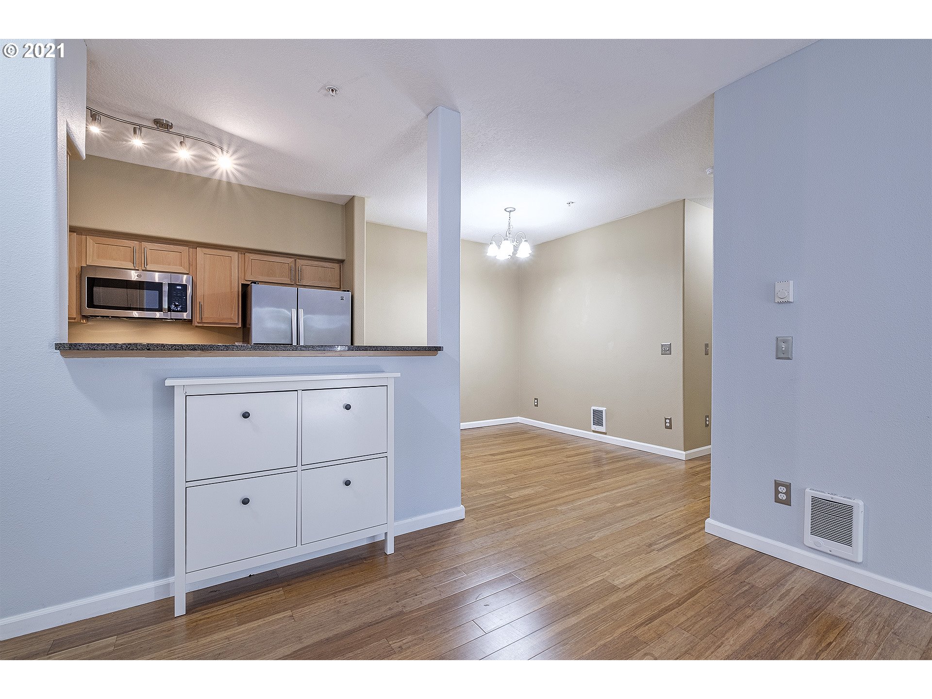 Photo #6: 21176366 Listing 