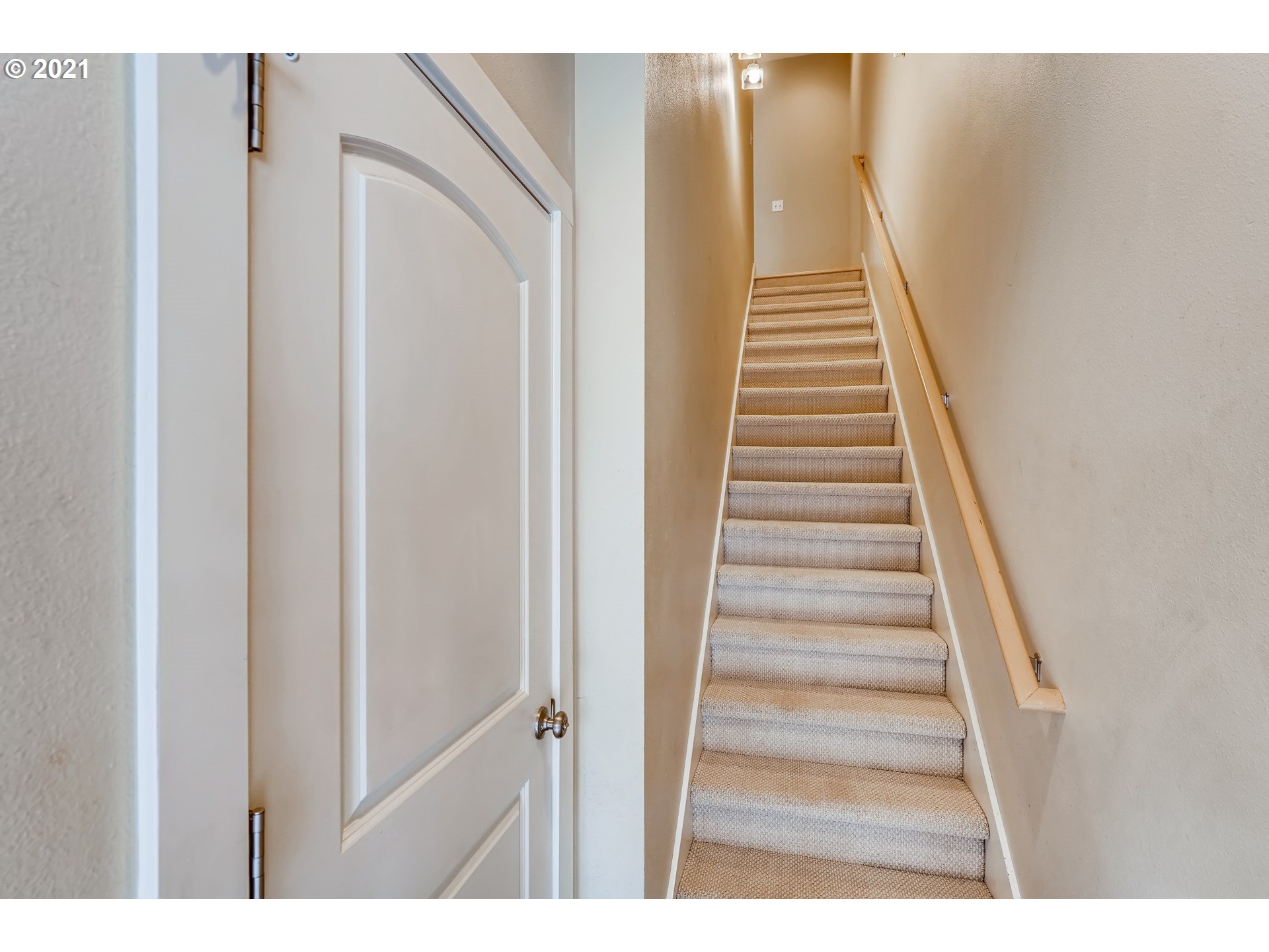Photo #6: 21176729 Listing 