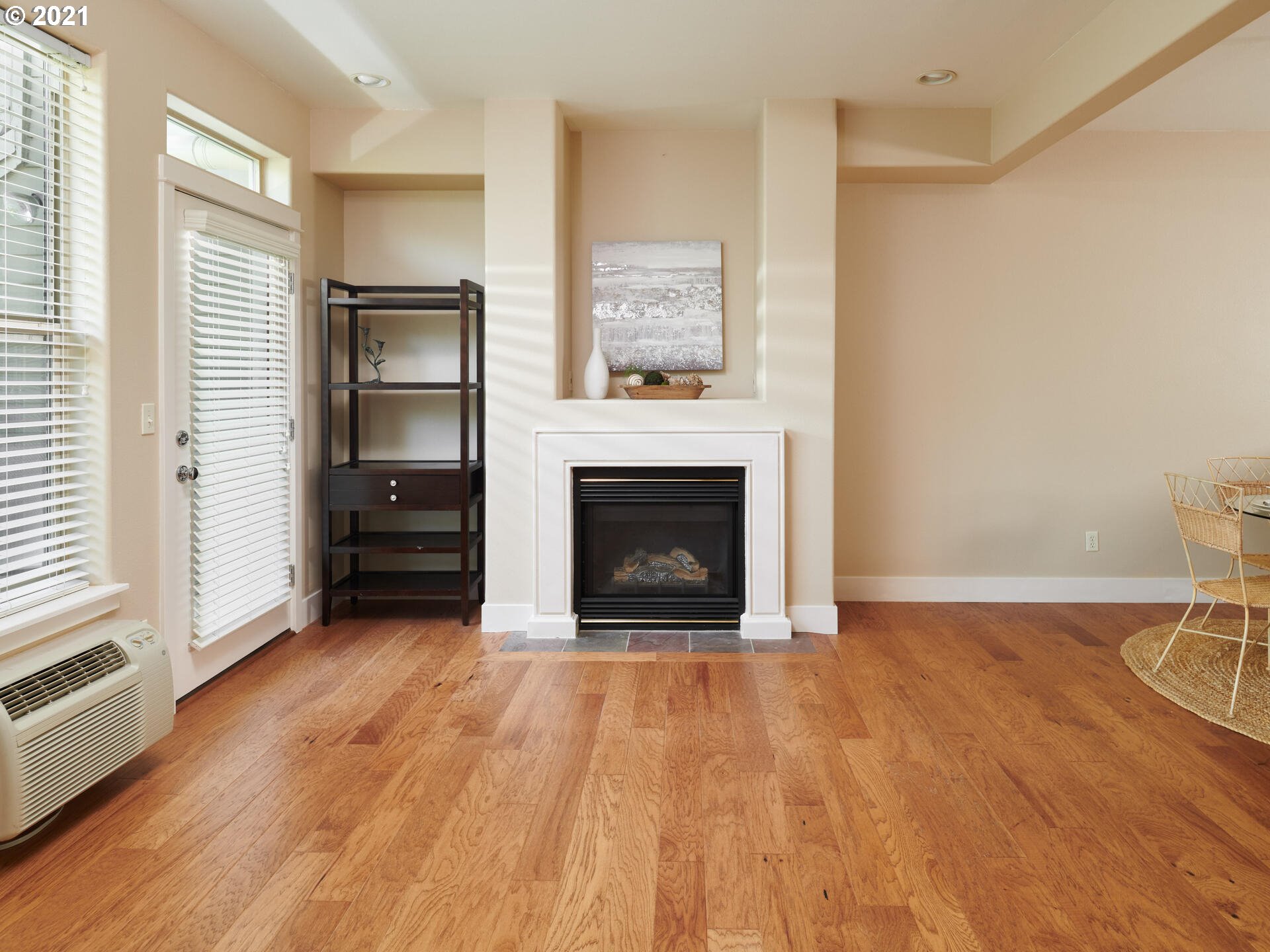 Photo #6: 21177104 Listing 