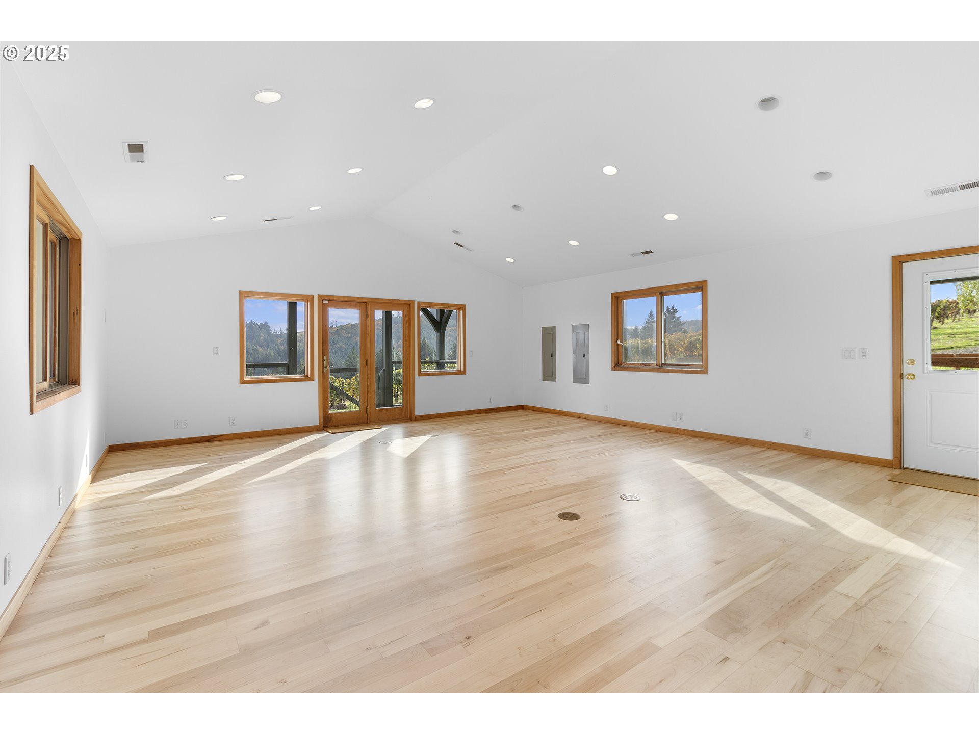 9325 NE WORDEN HILL RD, Dundee, OR, 97115