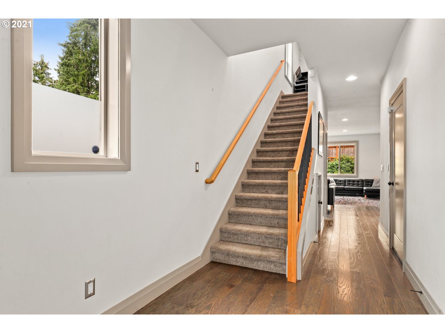 Photo #3: 21177655 Listing 