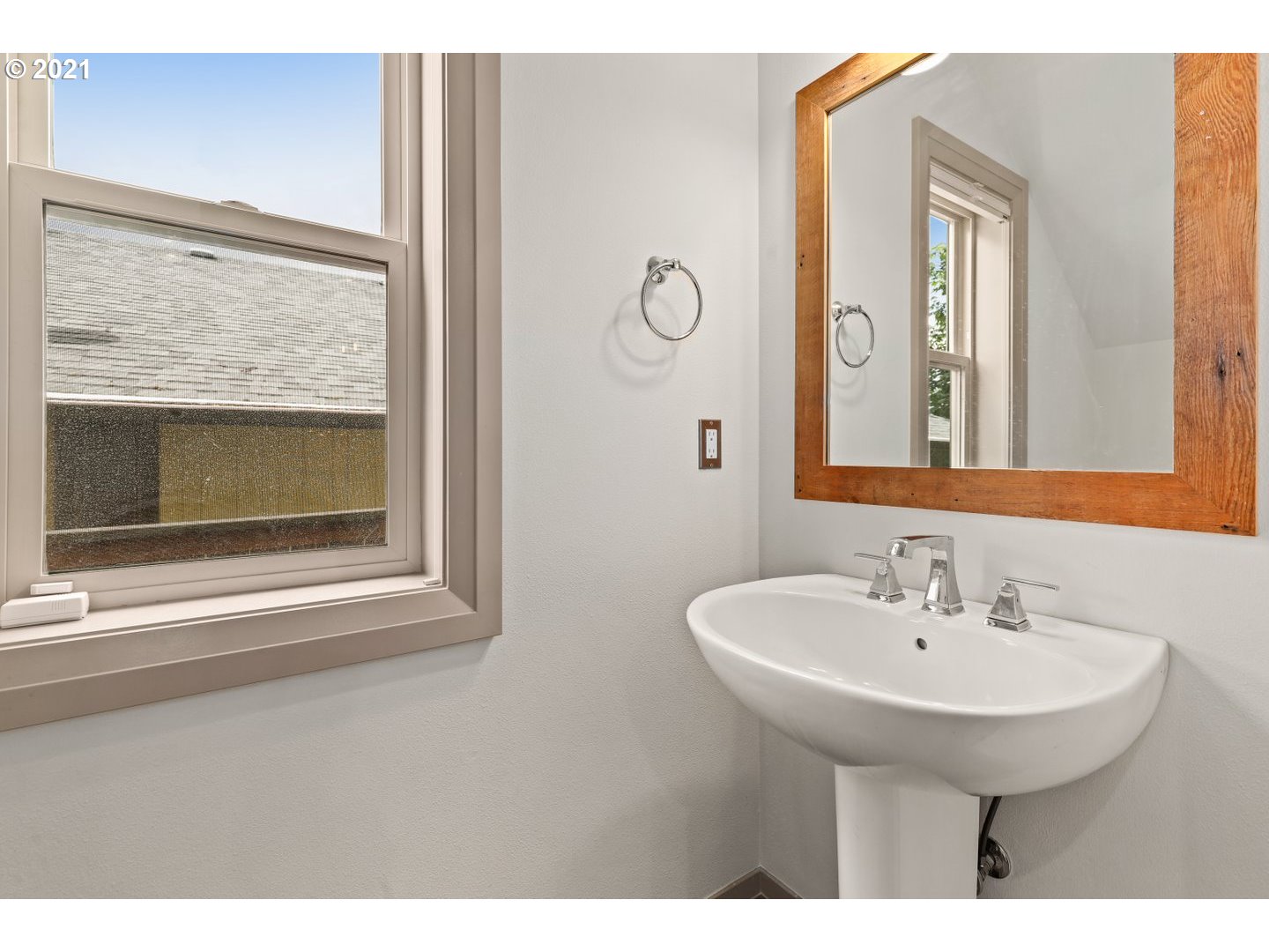 Photo #4: 21177655 Listing 
