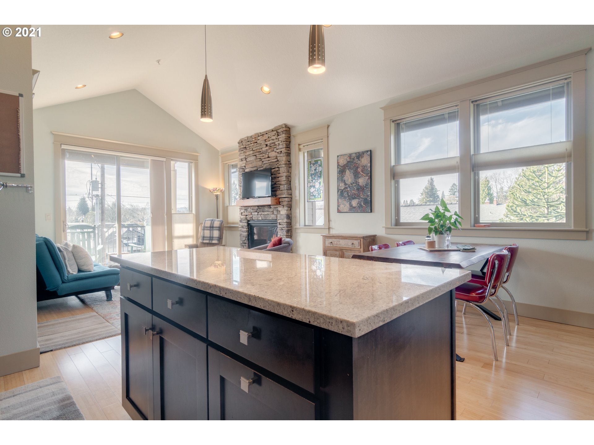 Photo #5: 21177696 Listing 