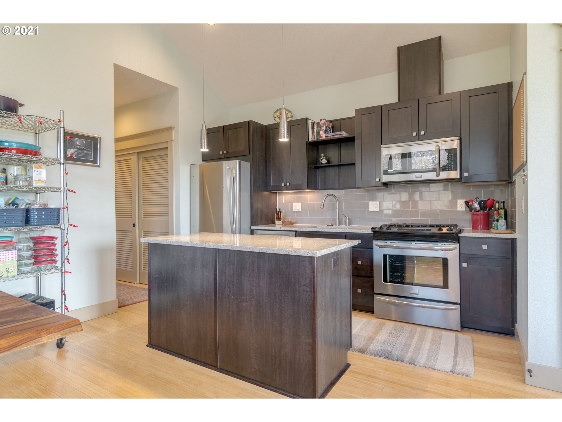Photo #2: 21177696 Listing 