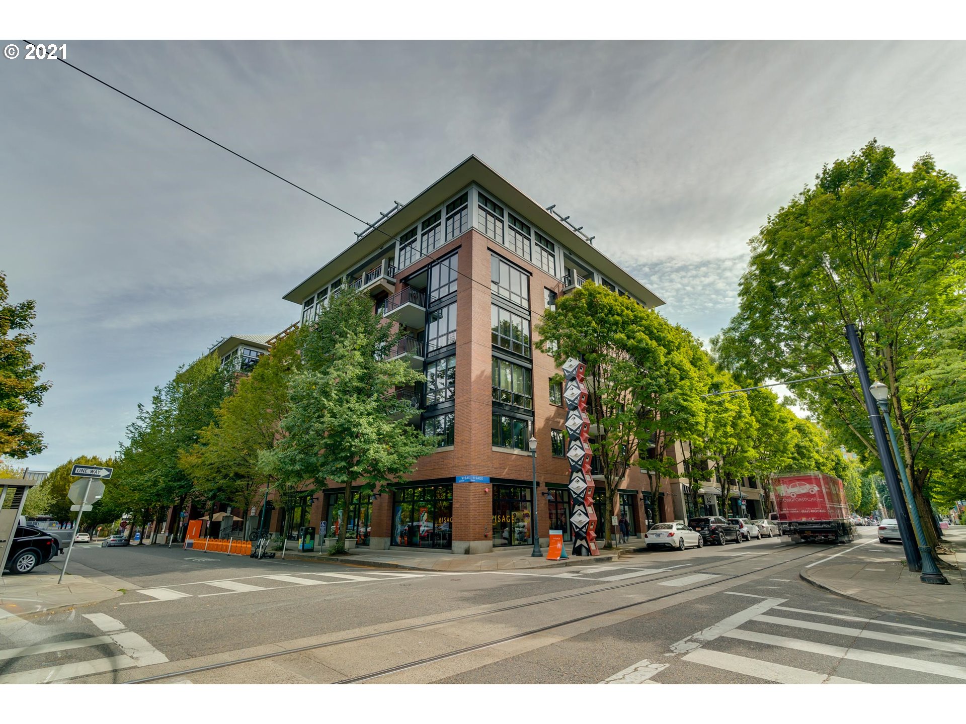 Photo #3: 21179802 Listing 