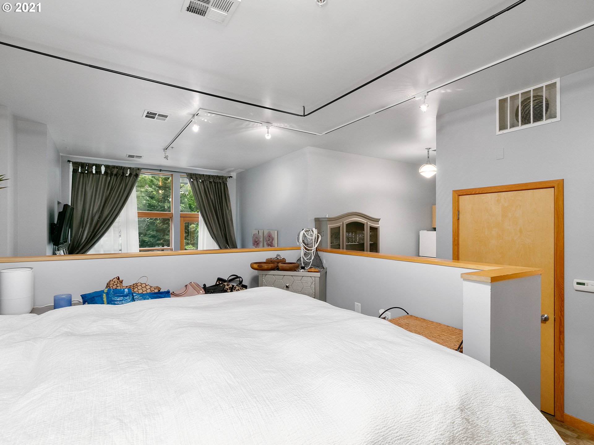 Photo #2: 21180970 Listing 