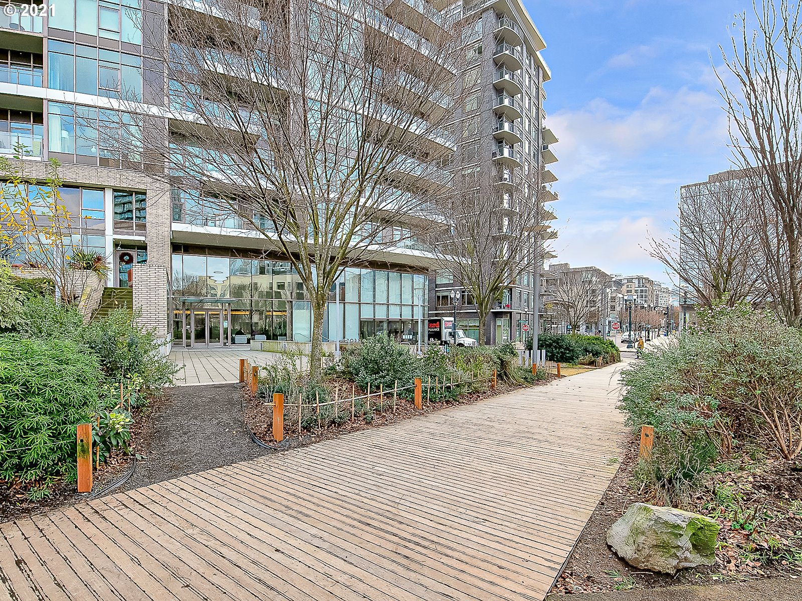 Photo #2: 21183131 Listing 