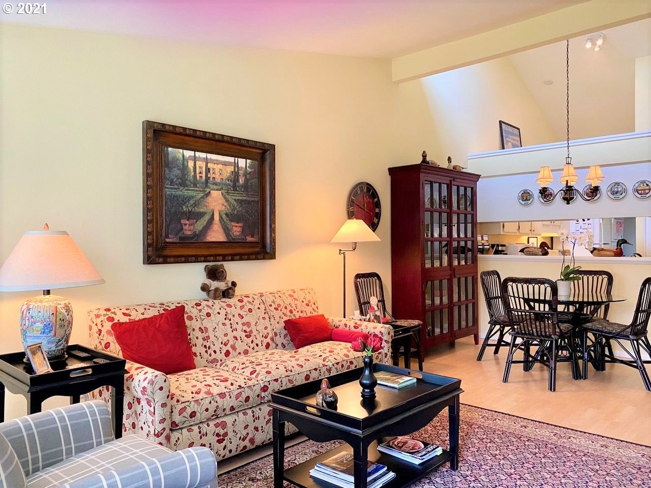Photo #2: 21183882 Listing 