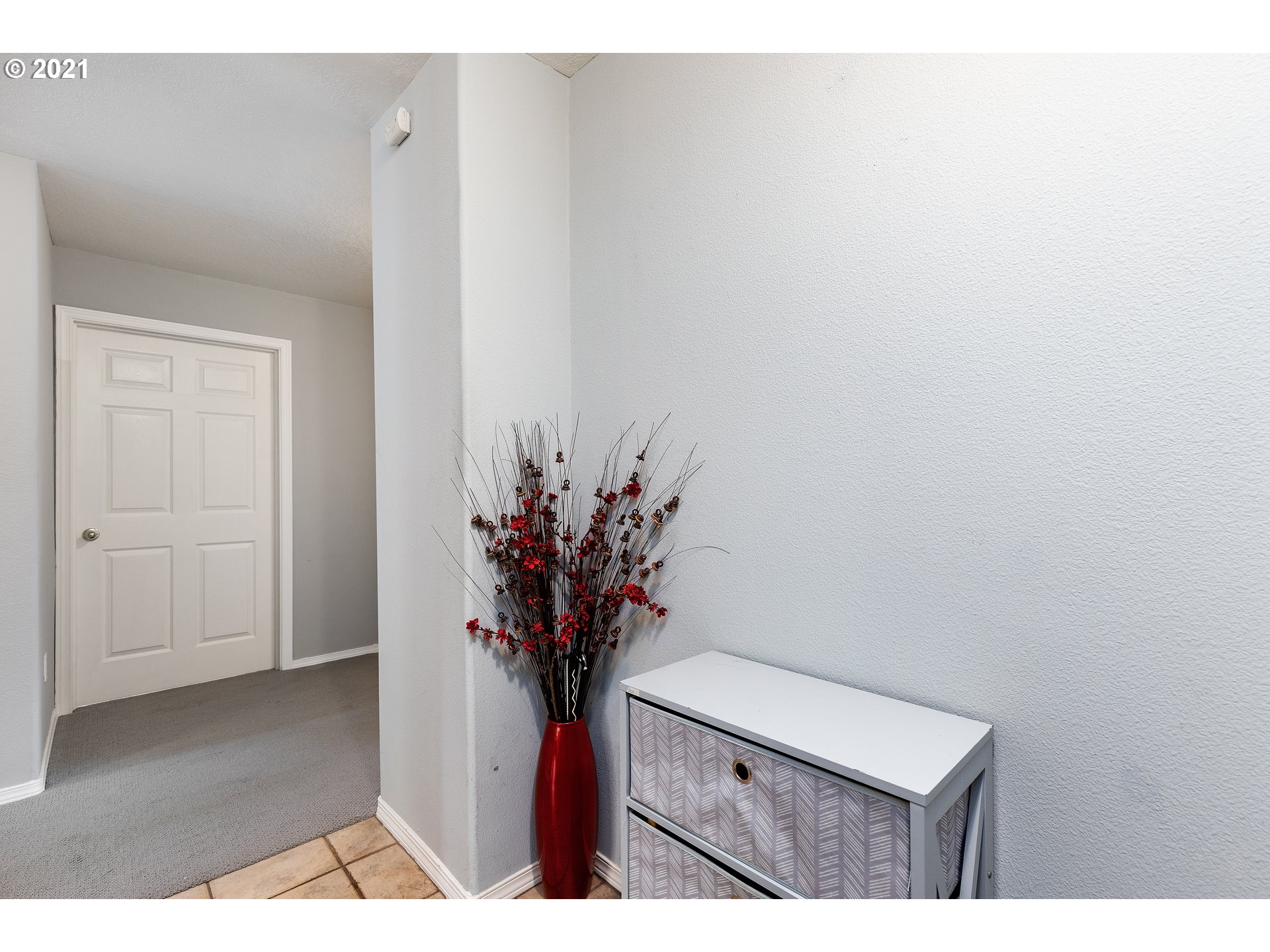 Photo #3: 21184595 Listing 