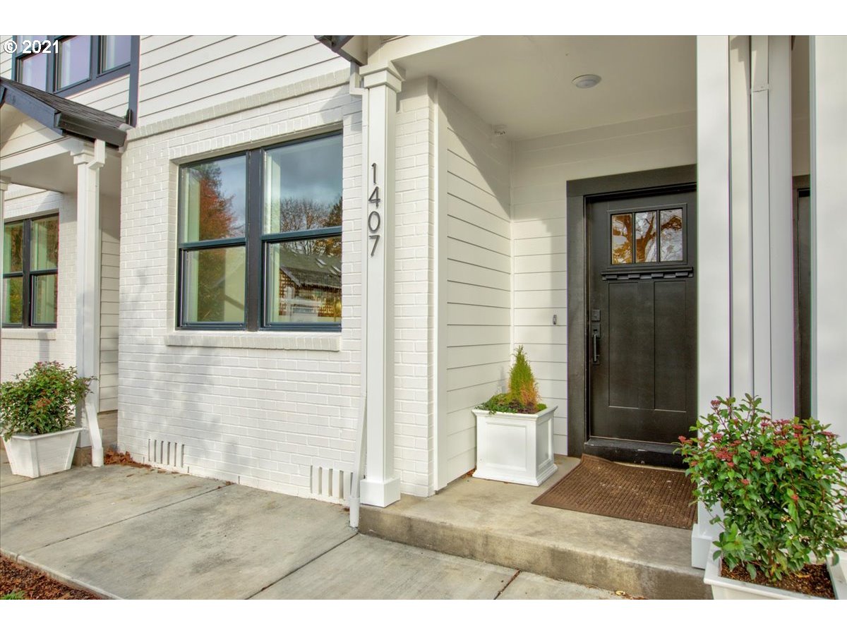 Photo #2: 21186132 Listing 