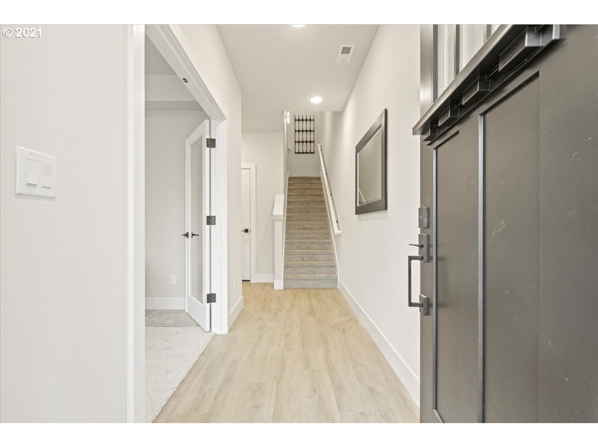 Photo #3: 21186132 Listing 
