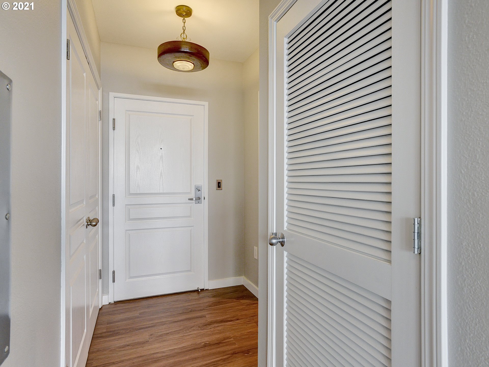 Photo #3: 21187424 Listing 