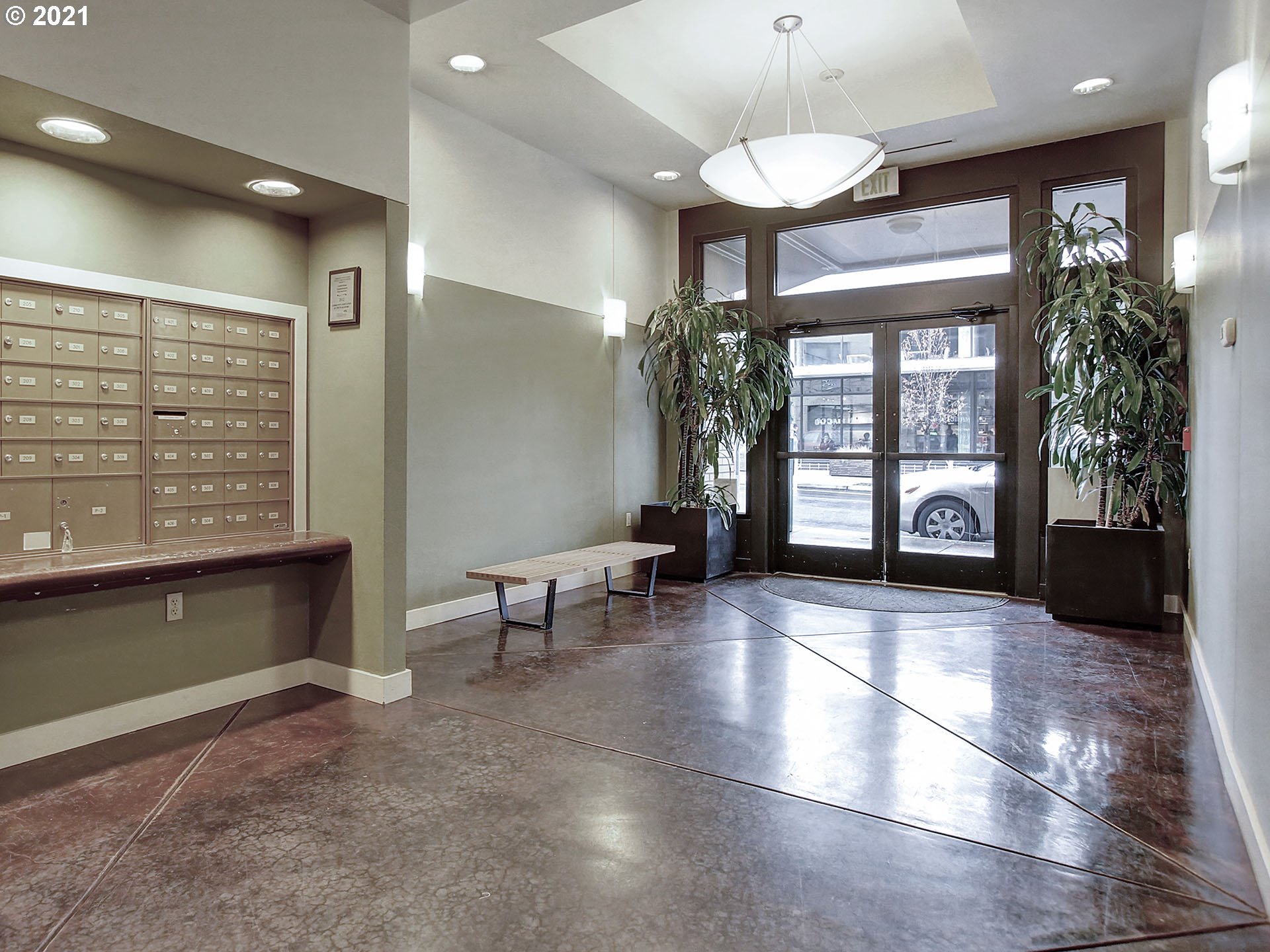 Photo #2: 21187424 Listing 
