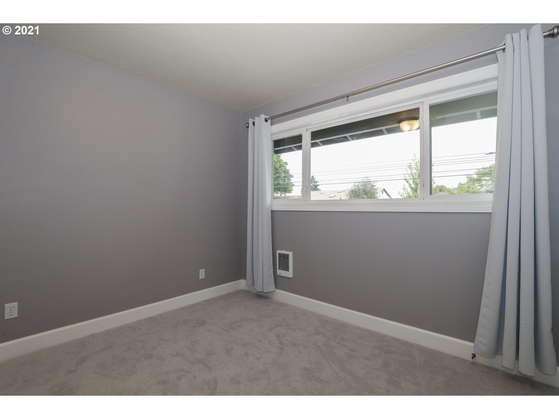 Photo #5: 21188220 Listing 