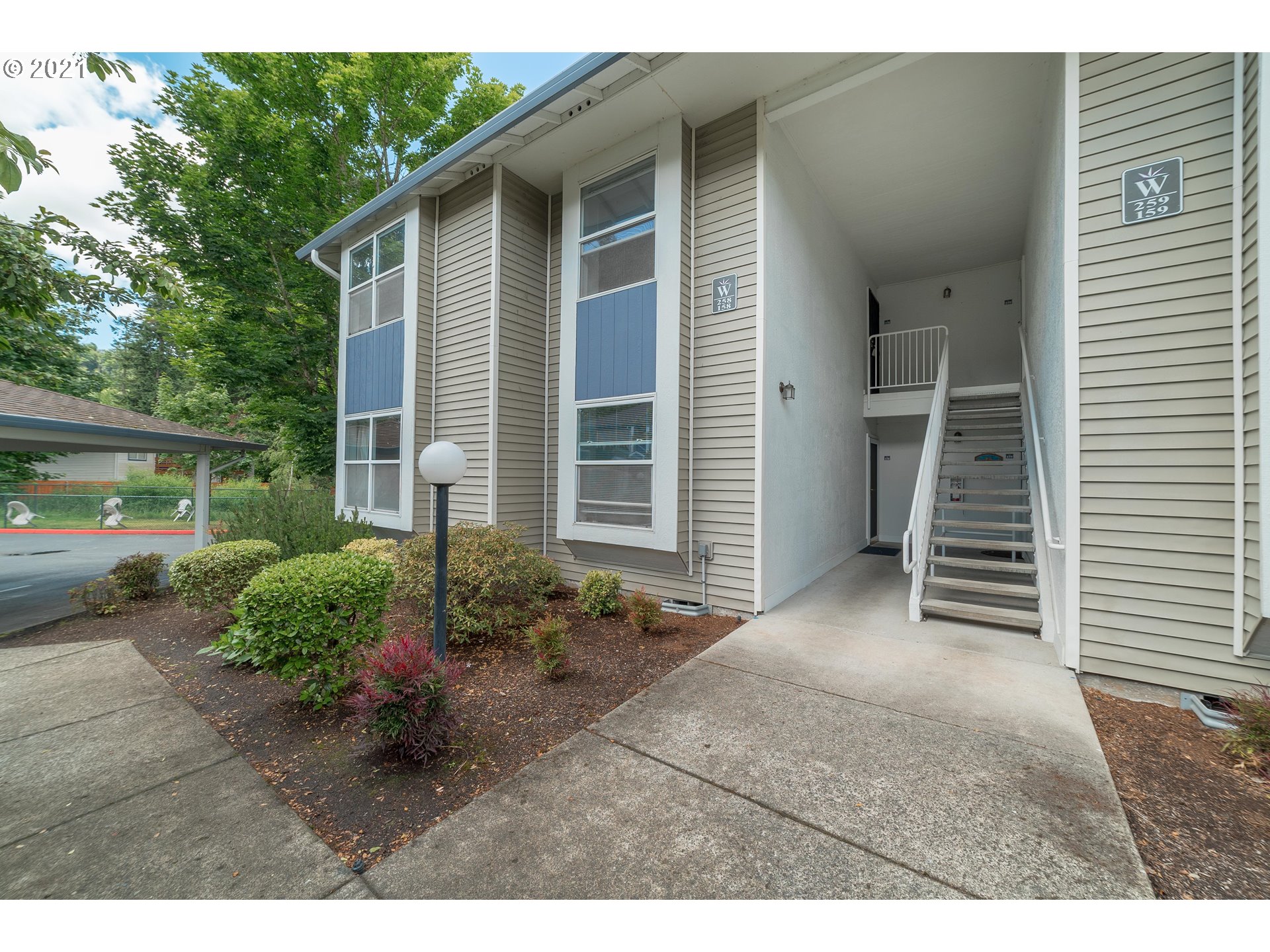 Photo #2: 21189833 Listing 