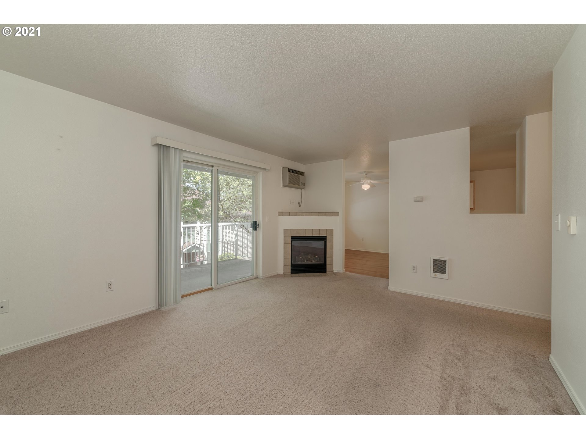 Photo #5: 21189833 Listing 