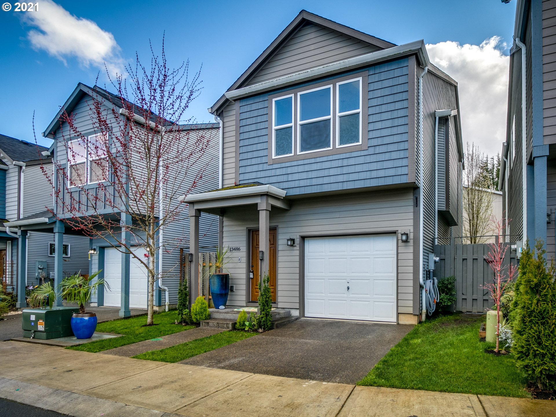 Photo #2: 21191208 Listing 