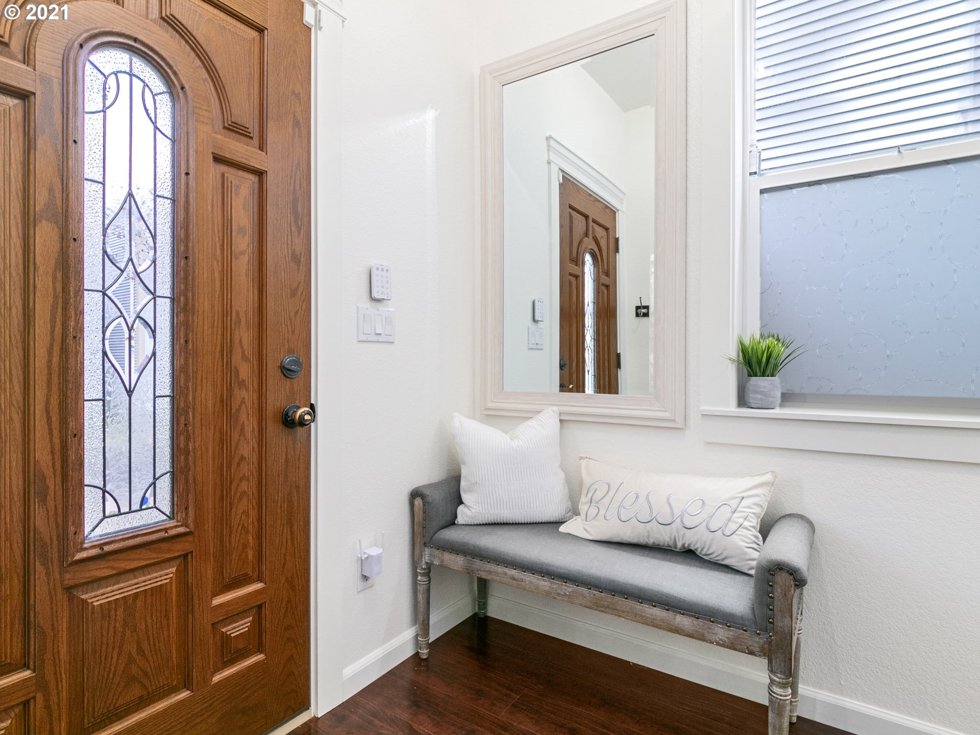 Photo #5: 21191208 Listing 