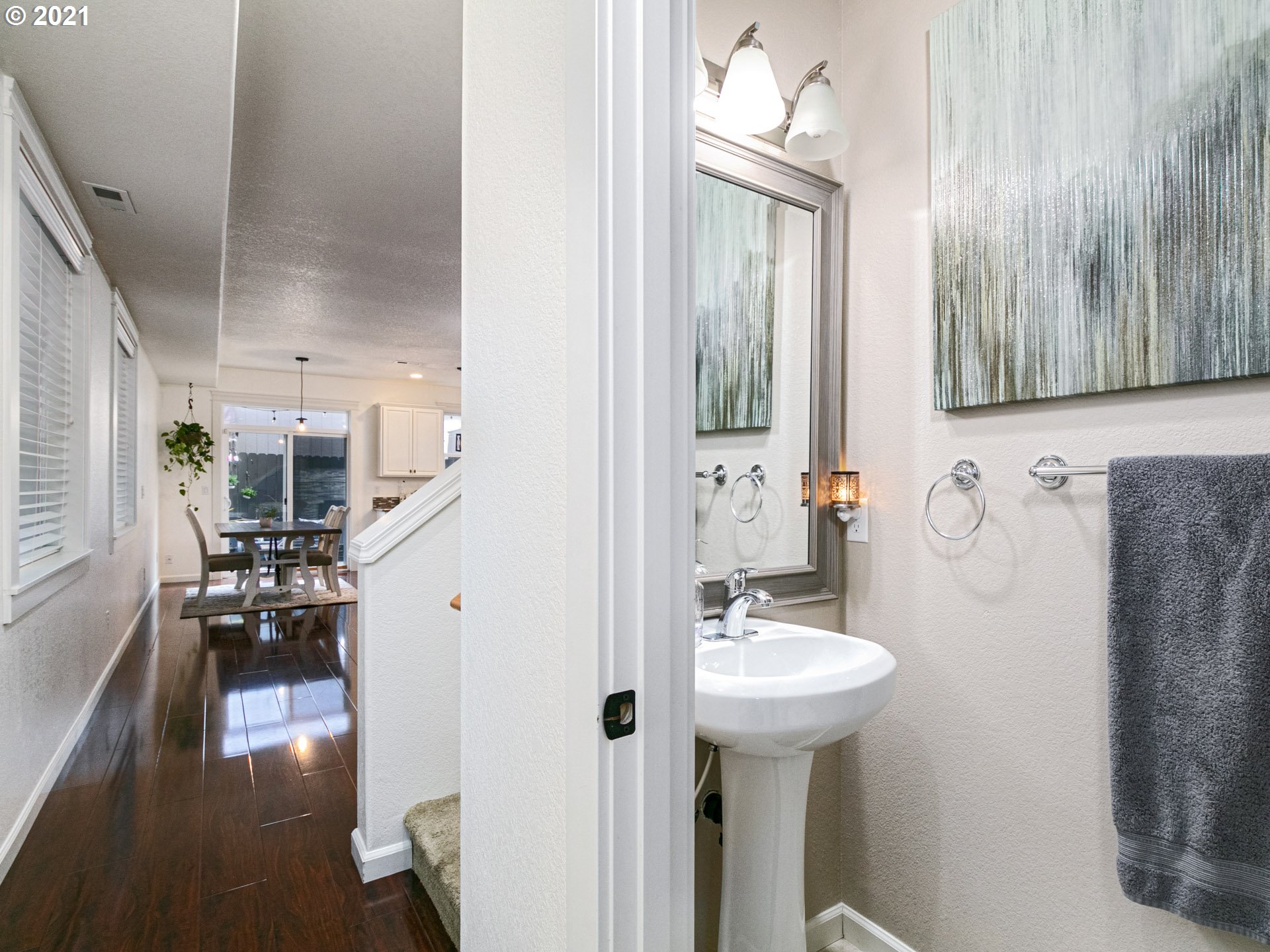 Photo #6: 21191208 Listing 
