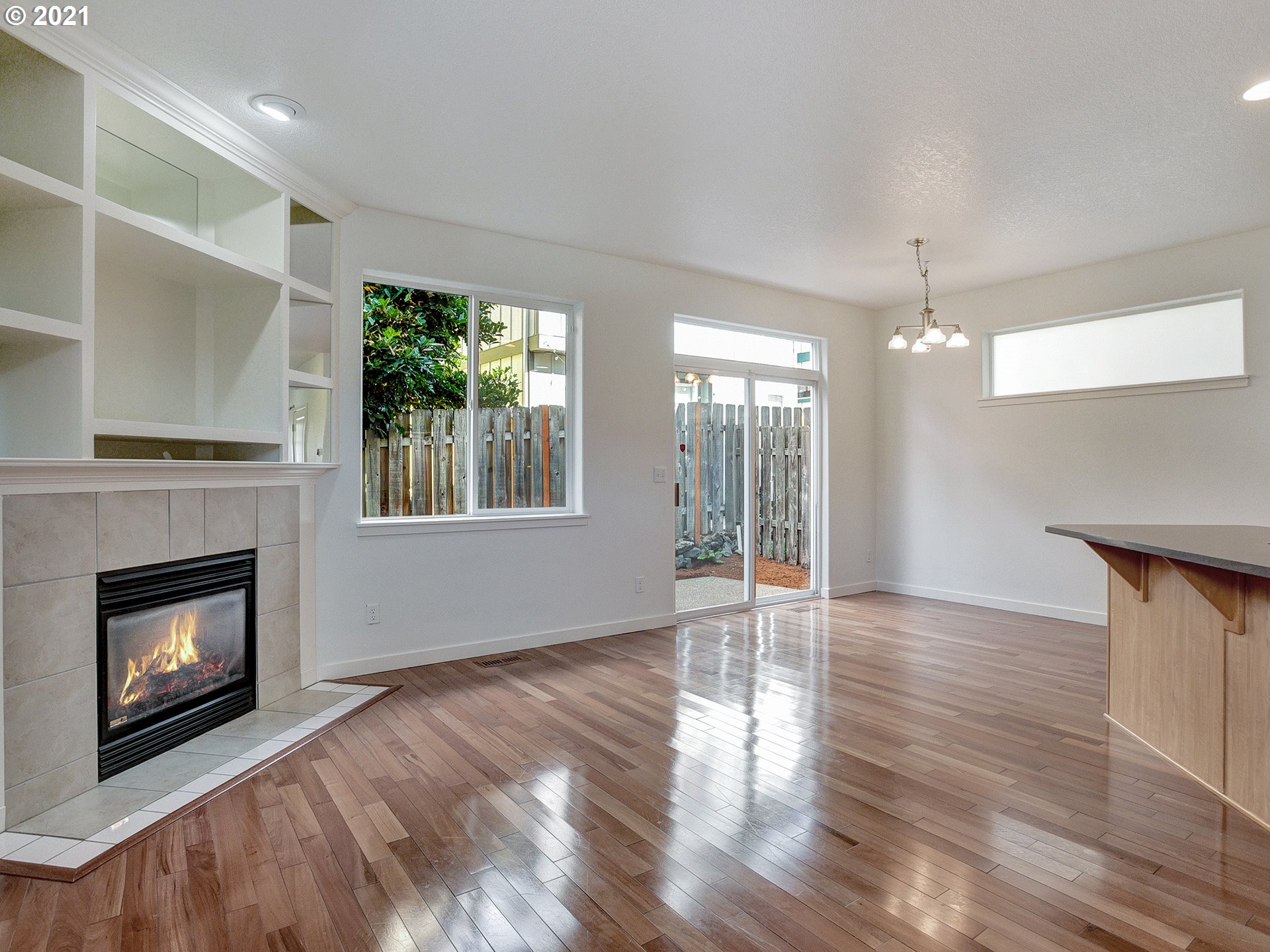 Photo #6: 21193671 Listing 