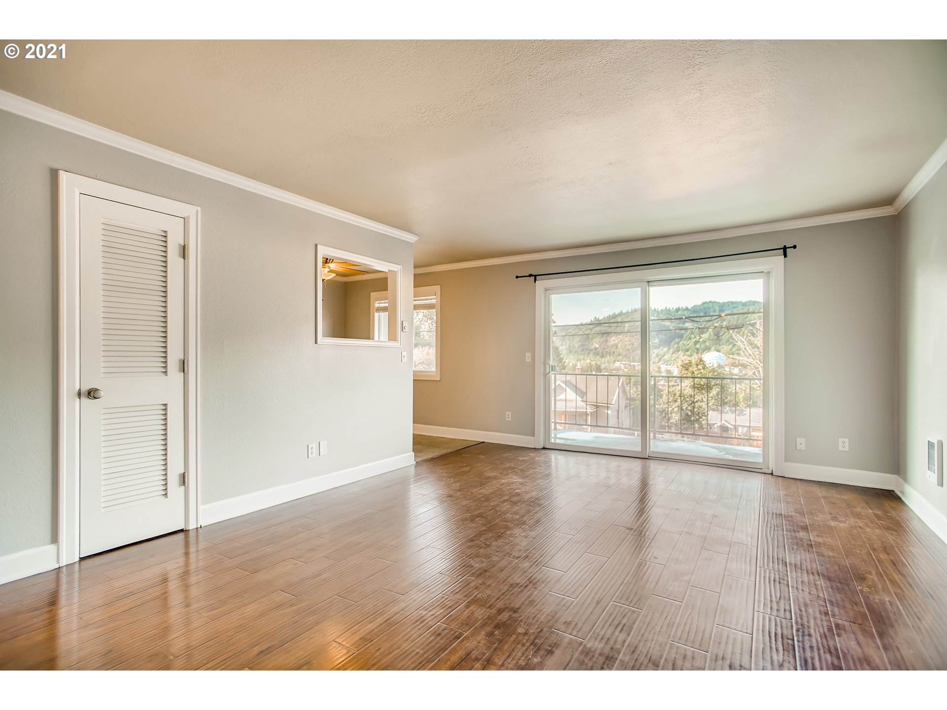 Photo #3: 21198663 Listing 