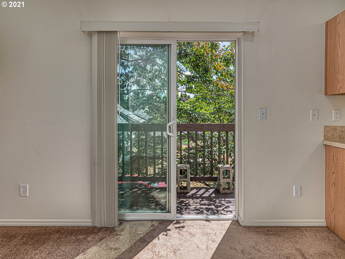 Photo #6: 21200068 Listing 