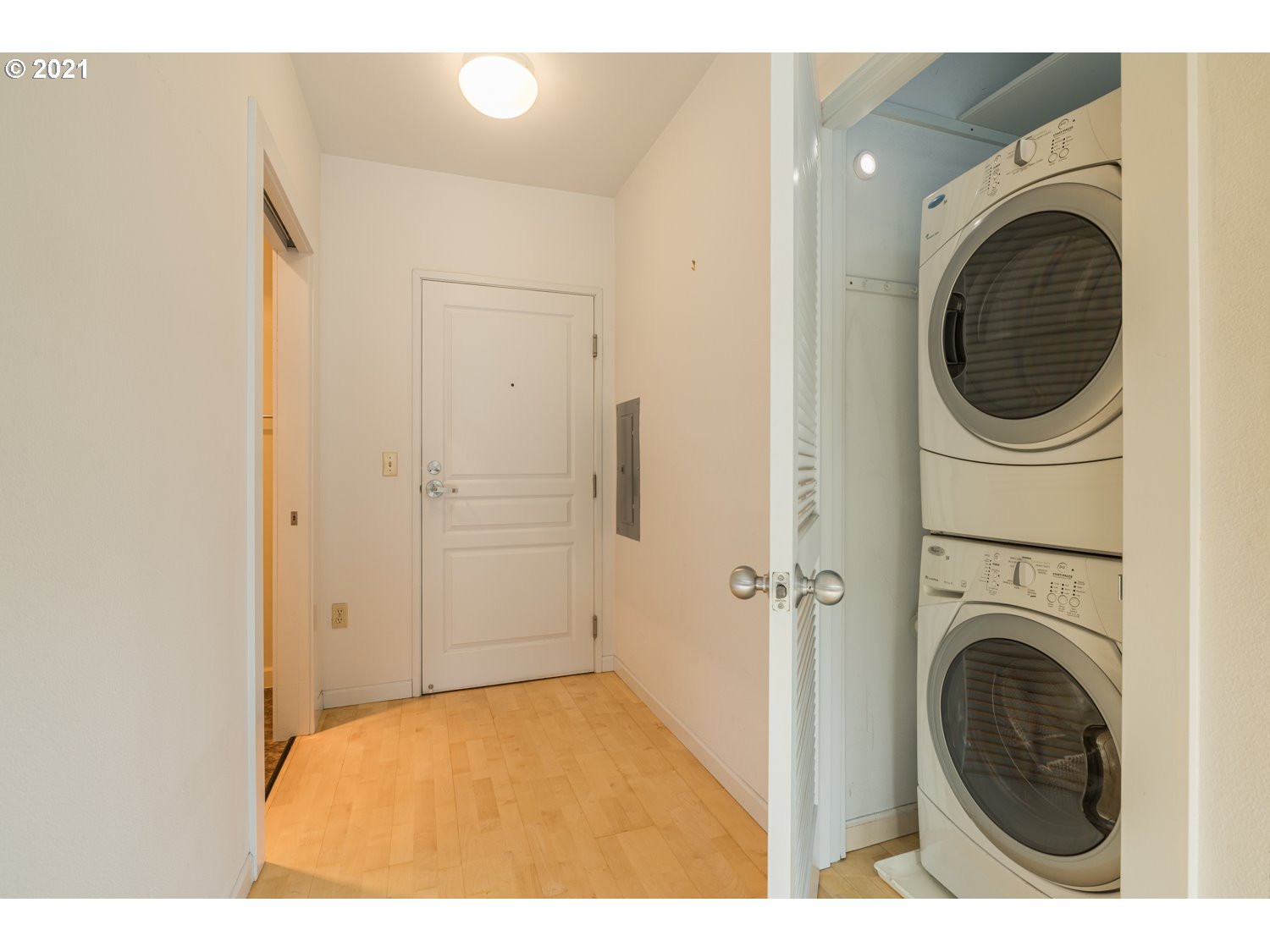 Photo #3: 21200280 Listing 