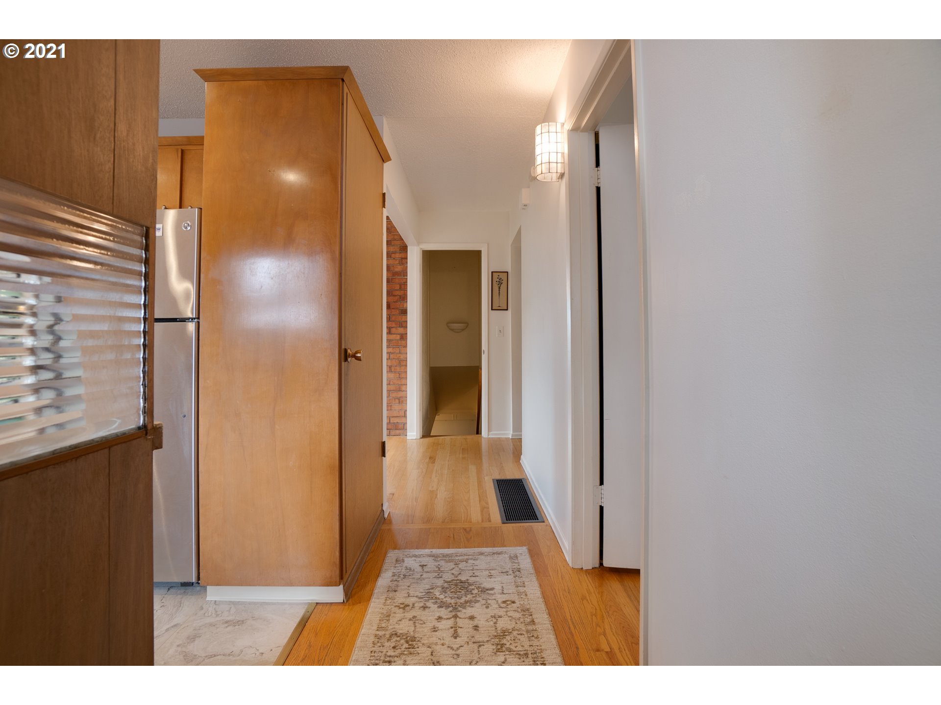 Photo #5: 21201683 Listing 