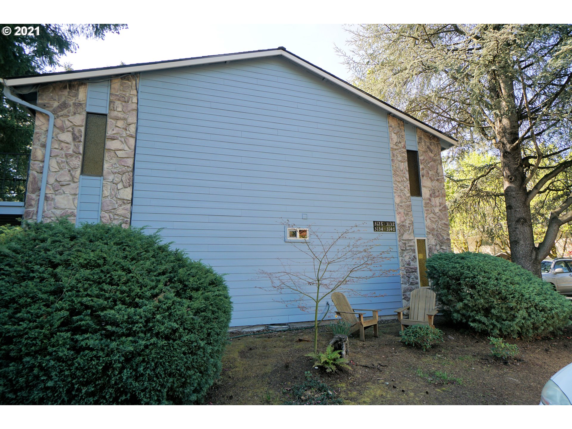 MLS: 21203102 Condo For Sale