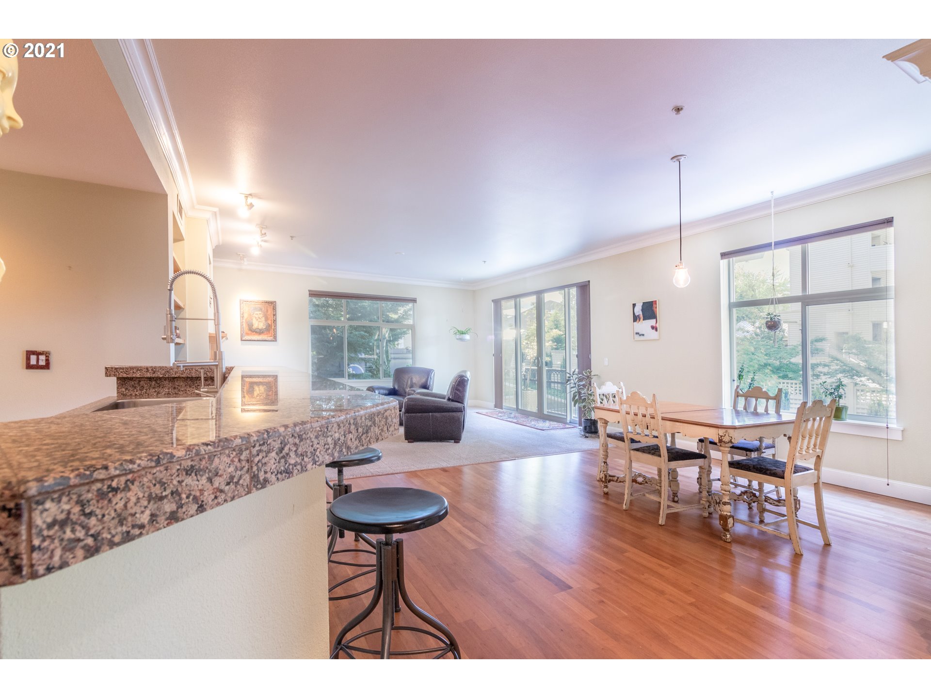 Photo #6: 21206150 Listing 