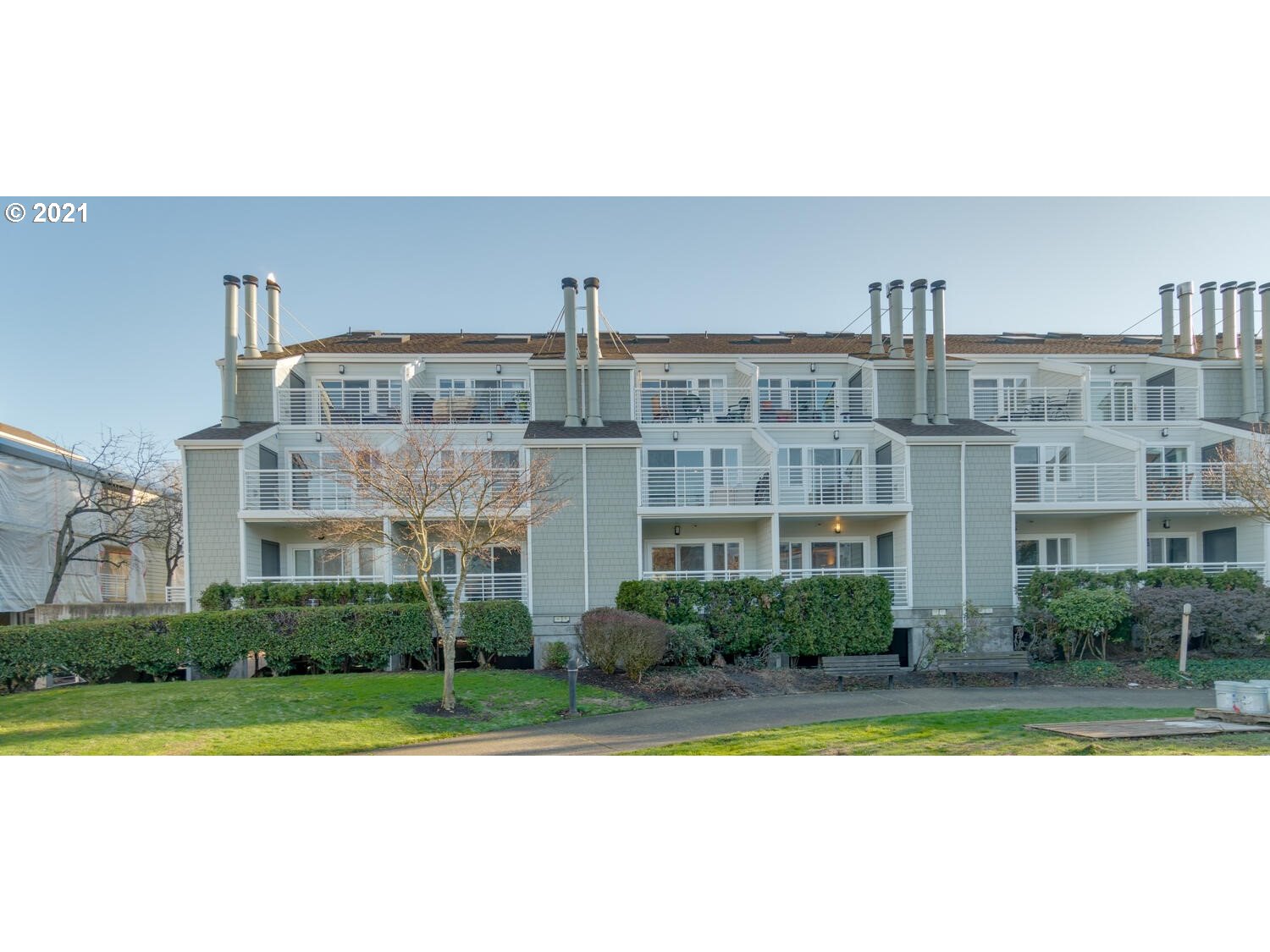 Photo #2: 21209845 Listing 