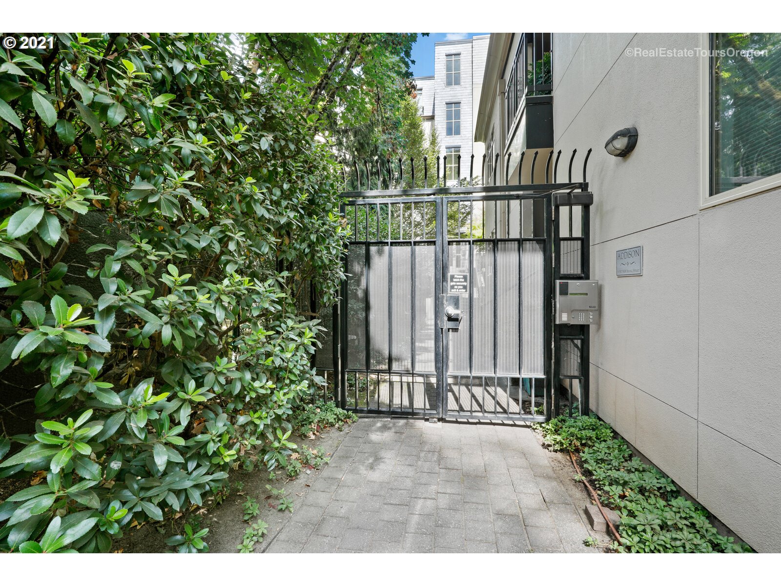 Photo #2: 21211922 Listing 