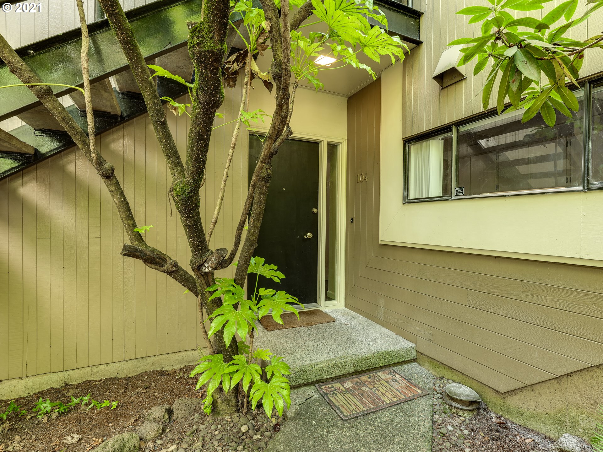 Photo #2: 21212764 Listing 