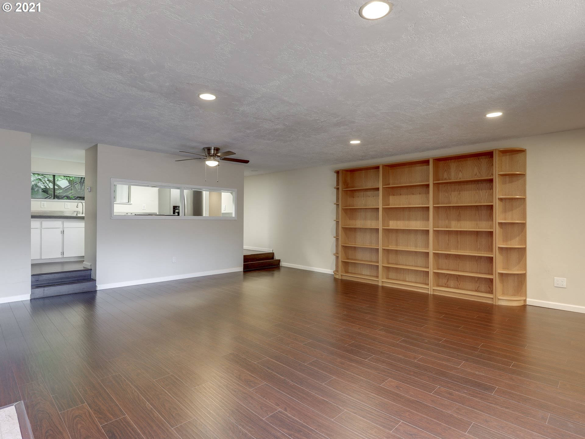 Photo #4: 21212764 Listing 