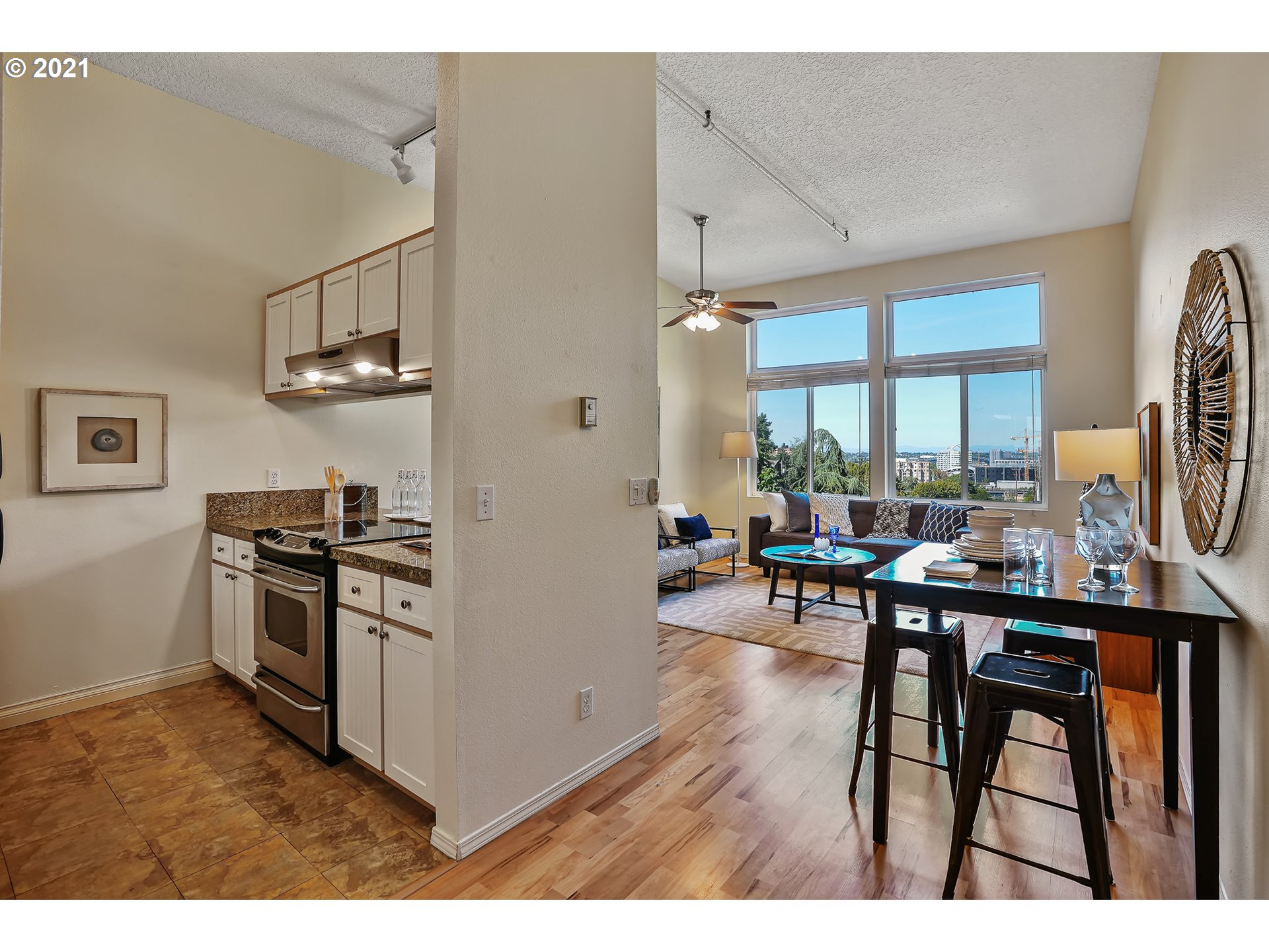 Photo #5: 21214754 Listing 