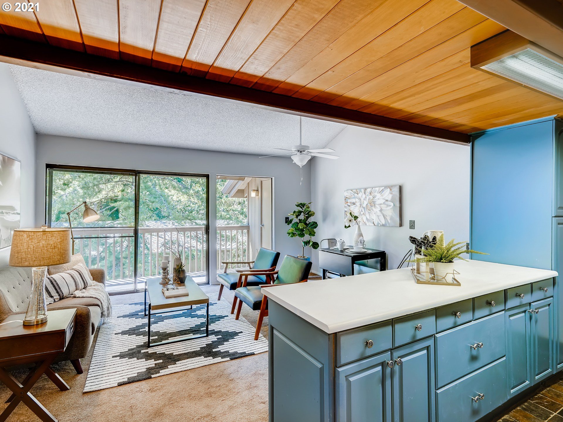 Photo #5: 21216917 Listing 