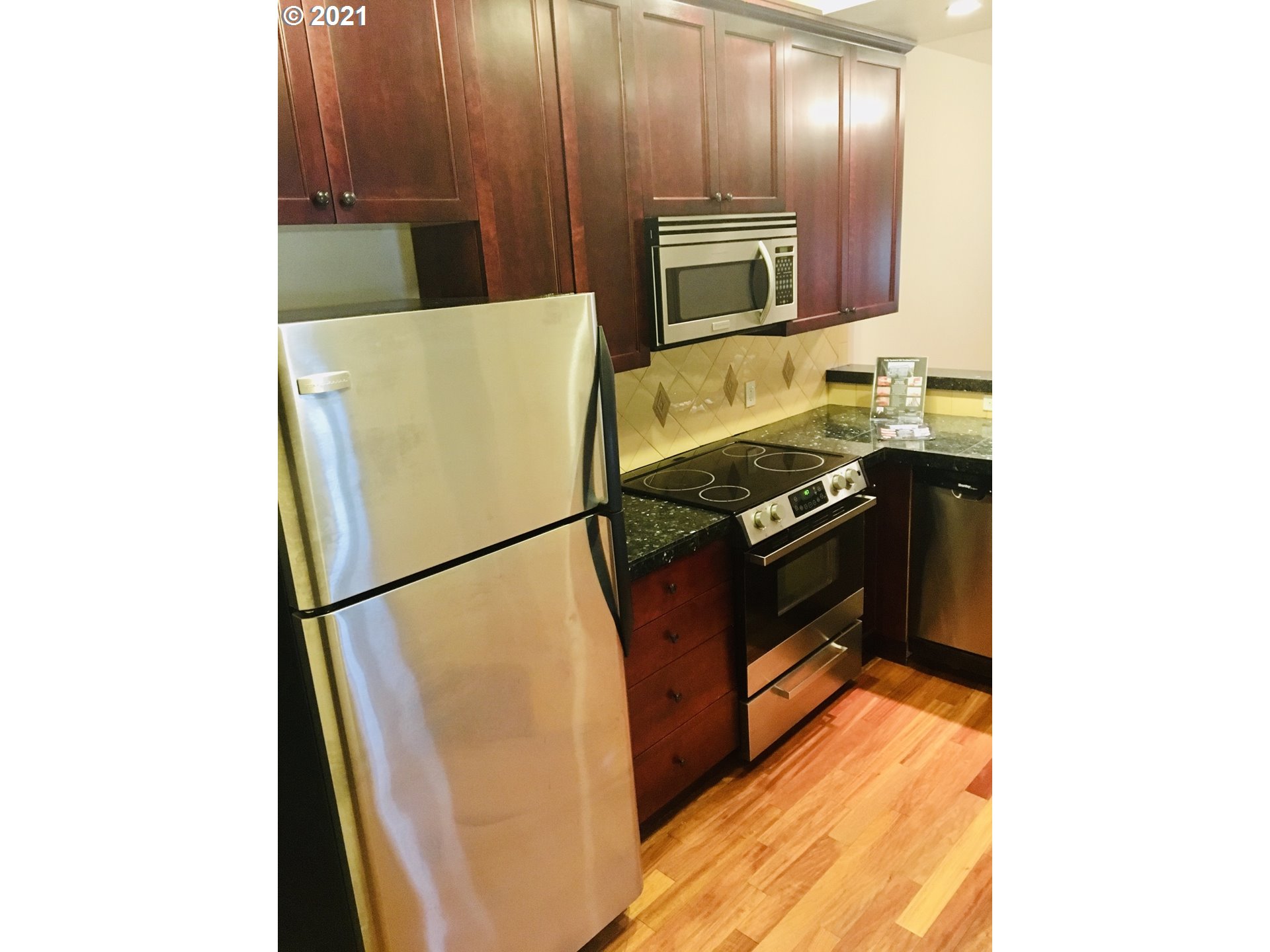Photo #4: 21217067 Listing 