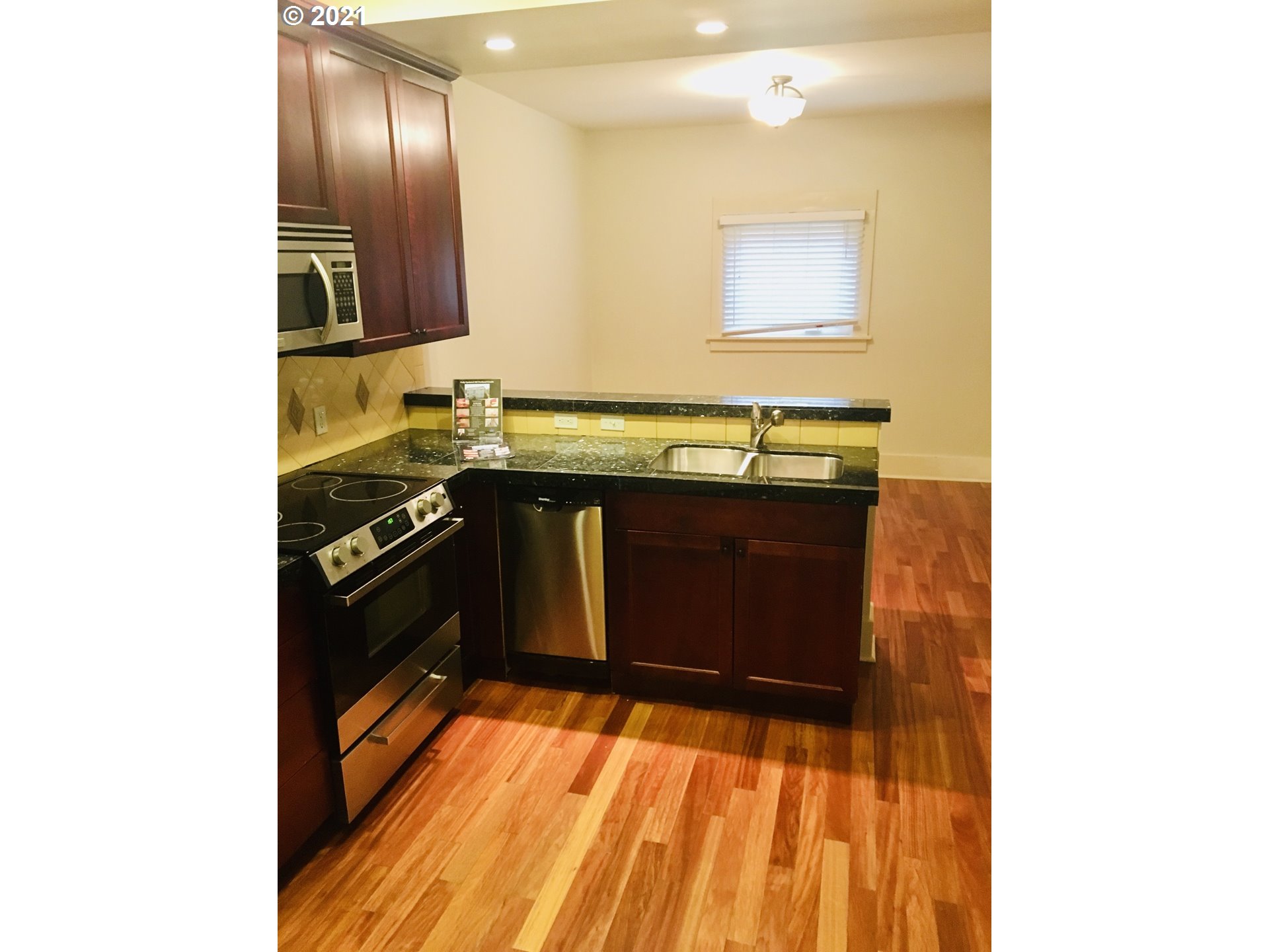 Photo #6: 21217067 Listing 