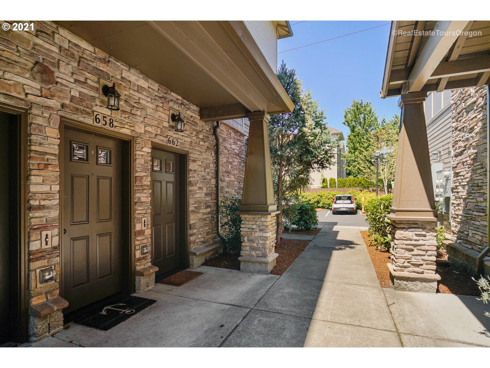 Photo #2: 21221046 Listing 