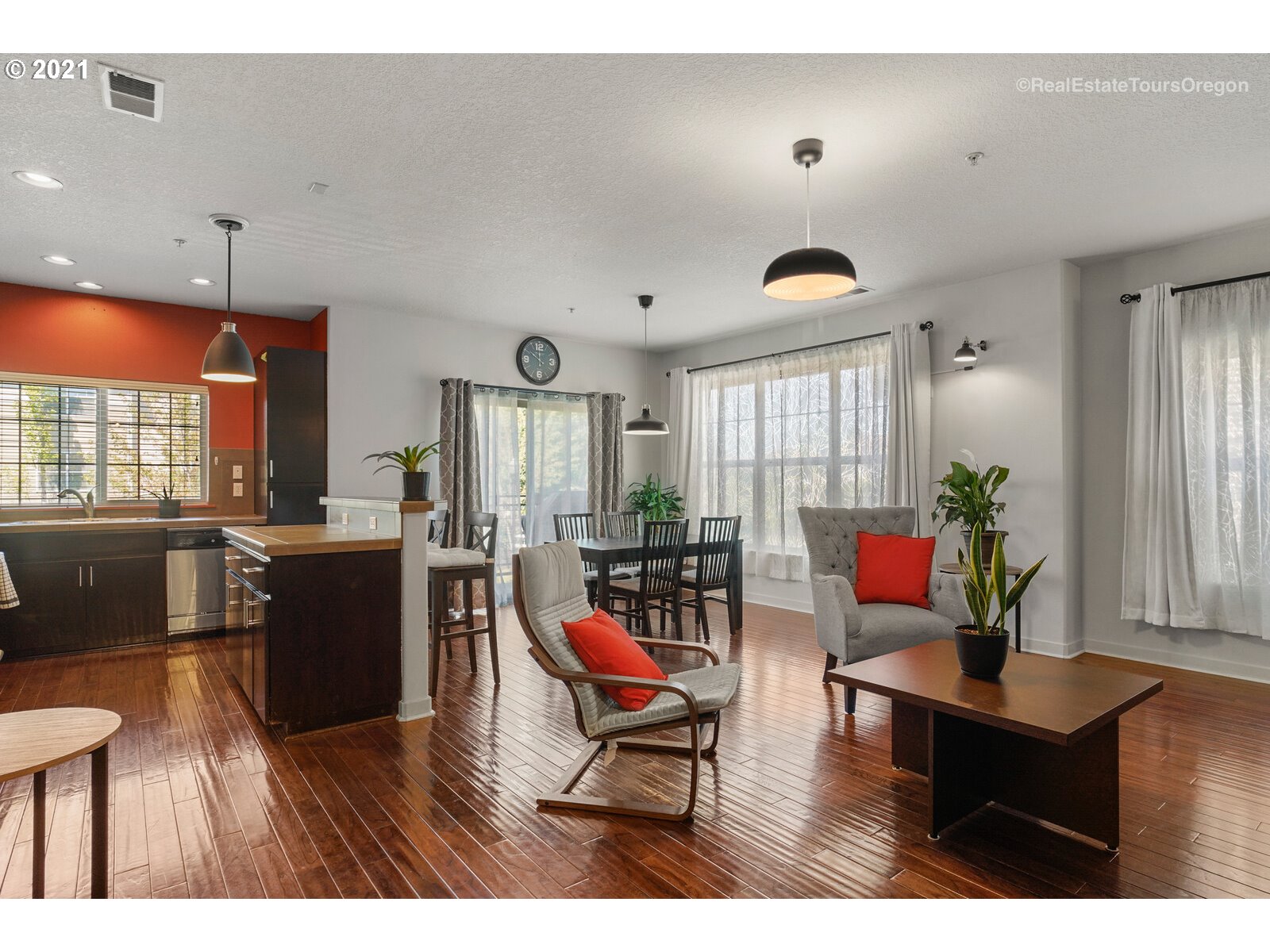 Photo #3: 21221046 Listing 