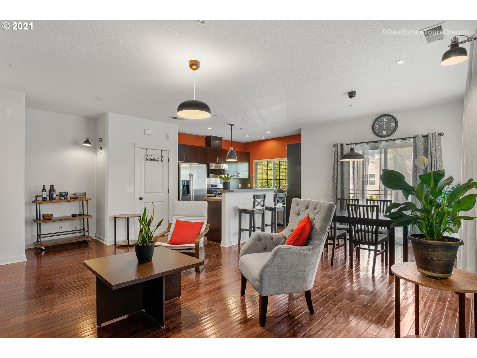 Photo #5: 21221046 Listing 