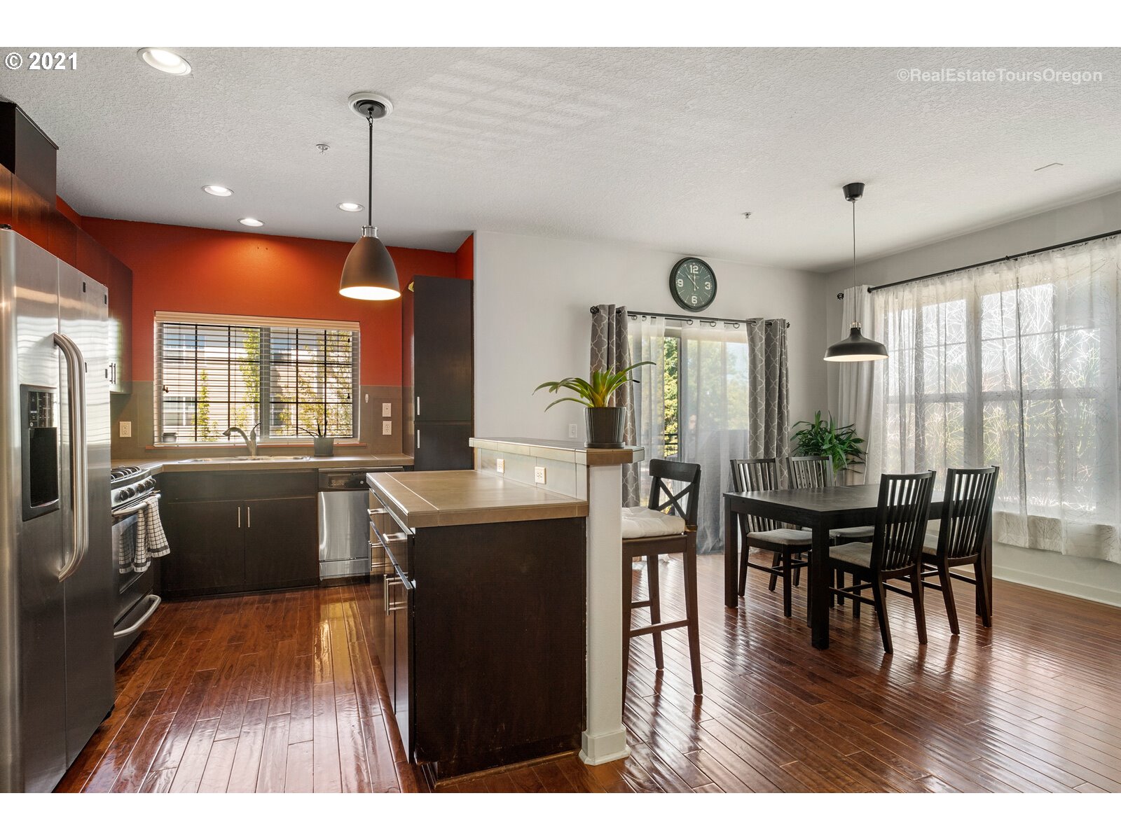 Photo #6: 21221046 Listing 